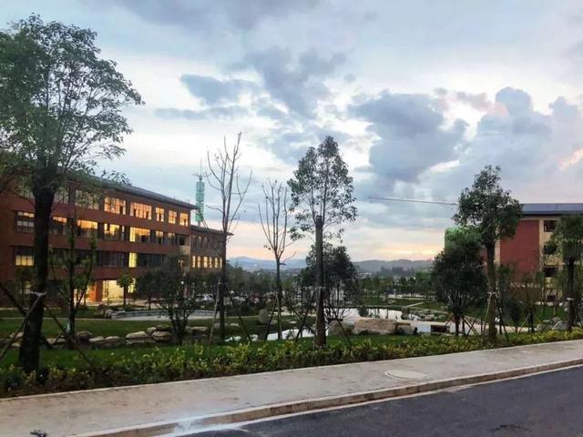 紫光华智赋能百行百业：云南财经大学智慧校园
