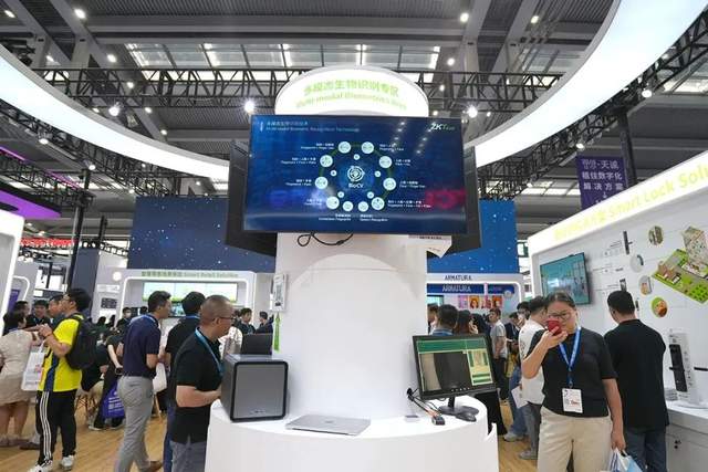 熵基科技胡学慧:基于多模态BioCV技术的创新突破,打造丰富多元的“端、边、云、服”产品矩阵及应用实践|2023深圳安博会 熵基科技胡学慧:基于多模态BioCV技术的创新突破,打造丰富多元的“端、边、云、服”产品矩阵及应用实践|2023深圳安博会