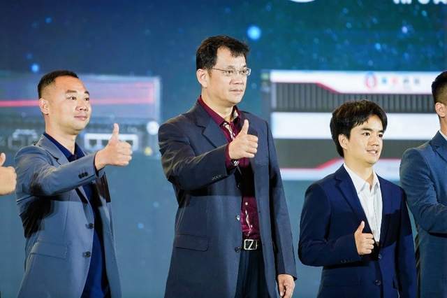 蓝色星际VM系列智能存储一体机亮相2024全球数字经济大会 蓝色星际VM系列智能存储一体机亮相2024全球数字经济大会